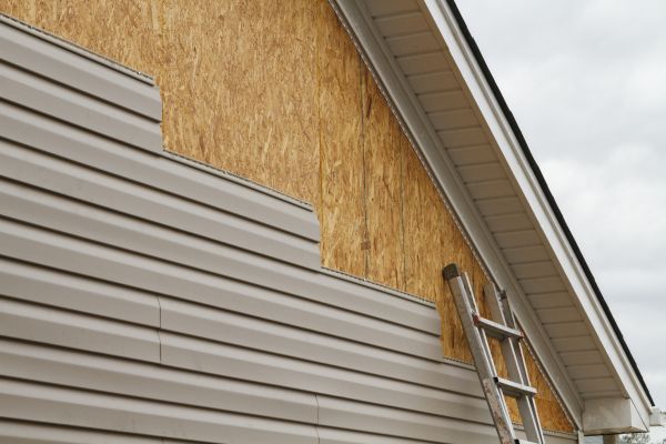 Loose Siding Replacement in Blue Springs