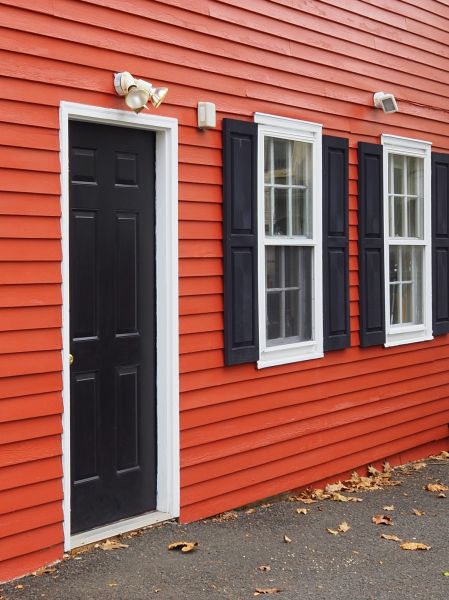 Cost of Red Vinyl Siding Installation in Blue Springs