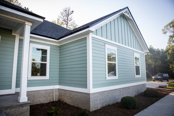Board Siding Repair in Blue Springs