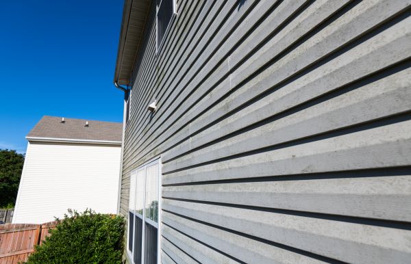 Cost of Vinyl Siding Panel Replacement in Blue Springs